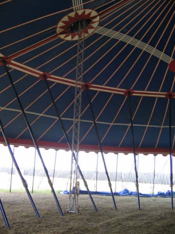 corniches sous chapiteau 32 m