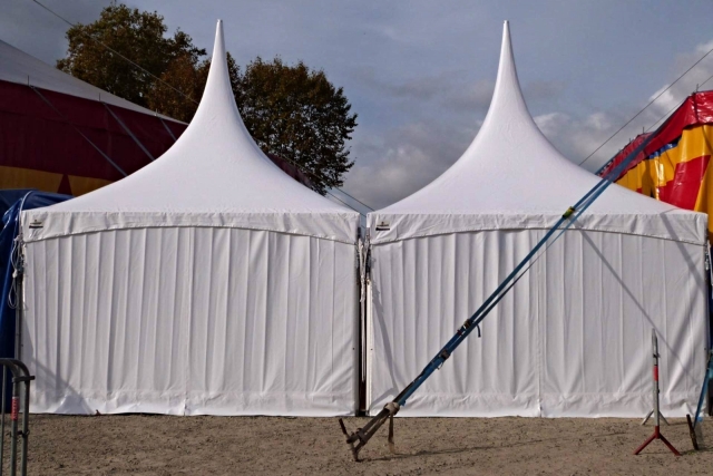 Location de chapiteaux et de gradins pour évènements à Paris en Île-de-France